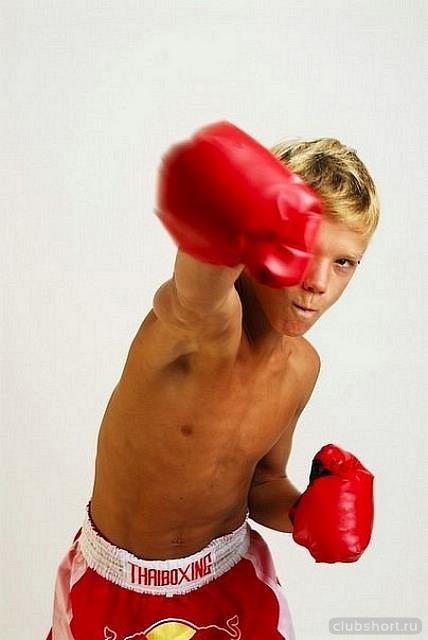 1041_boy-in-sport-shorts-17.jpg